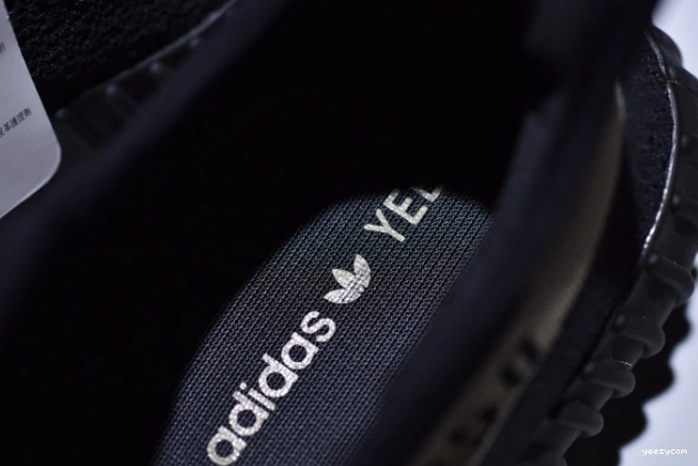 BY9611 Core Yeezy Adidas 350 Green Black V2 Boost 0905